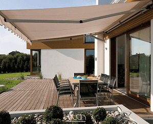 Fabric-movable-roof-and-electric-arm-for-the-terrace-min-495x400